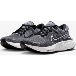 Nike ZoomX Invincible Run Flyknit 2 W - White/Black -Shoe Style Shop Nike ZoomX Invincible Run Flyknit 2 W White Black 2
